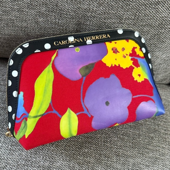 Carolina Herrera Red Floral Women's Makeup Bag Pouch New - Picture 5 of 12